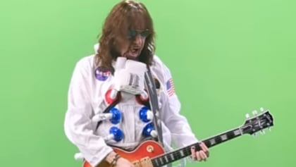 ACE FREHLEY Films Music Video For New Song ‘Walkin’ On The Moon’