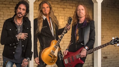REVOLUTION SAINTS Feat. DEEN CASTRONOVO, JEFF PILSON And JOEL HOEKSTRA: ‘Changing My Mind’ Music Video Released