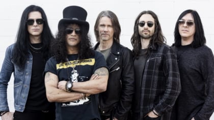 Watch Hour-Long Documentary On Making Of SLASH FEATURING MYLES KENNEDY & THE CONSPIRATORS’ ‘4’ Album