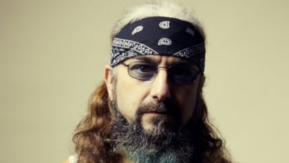 MIKE PORTNOY Says It Would Be ‘Nice’ If DREAM THEATER Could Bring Back ‘Crazy’ Setlist Ideas For Upcoming Shows