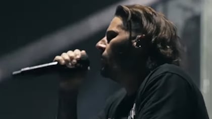AVENGED SEVENFOLD’s M. SHADOWS Explains Why He Prefers Headlining Arenas Over Performing At Festivals