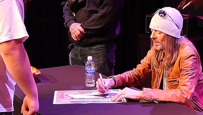 PANTERA’s REX BROWN Meets Fans At Gibson Garage in Nashville: Photos, Video