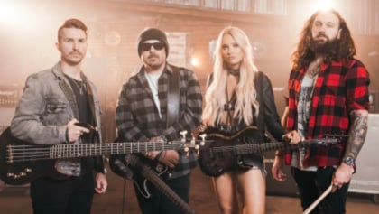 SOPHIE LLOYD Enlists BLACK STONE CHERRY’s CHRIS ROBERTSON For Latest Single ‘Let It Hurt’