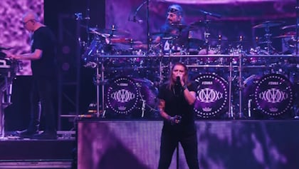 DREAM THEATER Shares ‘Barstool Warrior’ Performance Video From Upcoming ‘Quarantième: Live À Paris’ CD And Blu-Ray