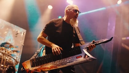 DREAM THEATER’s JORDAN RUDESS On Phones At Concerts: ‘I Don’t Mind Pictures At All’ But Filming Entire Shows Is ‘Kind Of Rude’