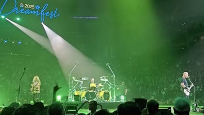 Watch: METALLICA Performs At San Francisco’s ‘Dreamfest’ Benefit Concert